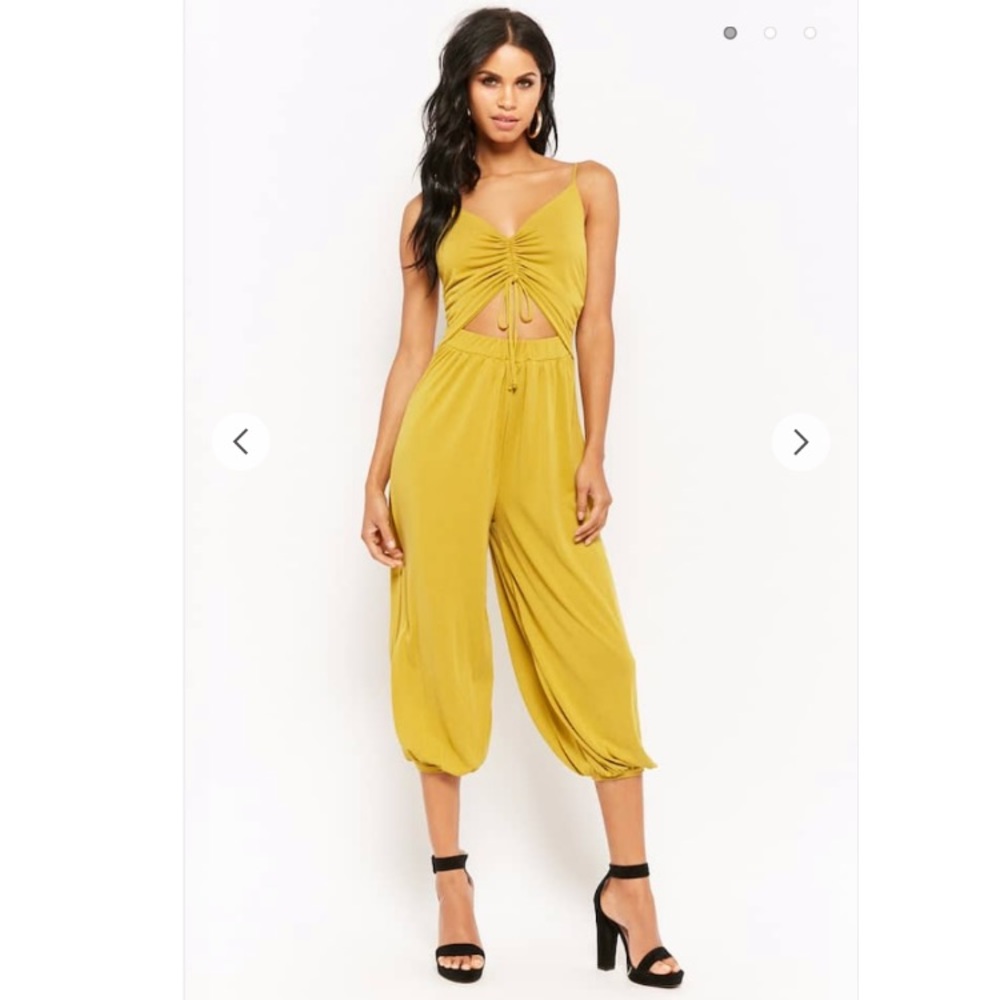 🚫SOLD Ⓜ️ERCARI Forever 21 Cutout Harem Jumpsuit S